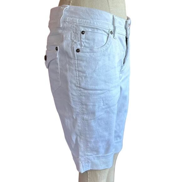 Womens Shorts Size 10 White Bermuda Casual Resort Wear - Picture 3 of 6